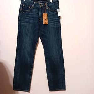 Lucky Brand Blue Relaxed Straight Jean Stitch on pockets Zipper Button Closure